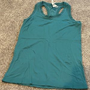 Athleta momentum tank top